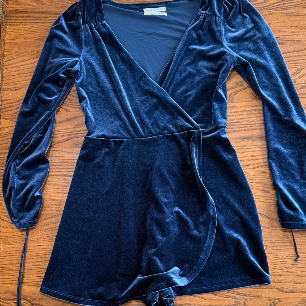 Chic Navy Velvet Wrap Dress